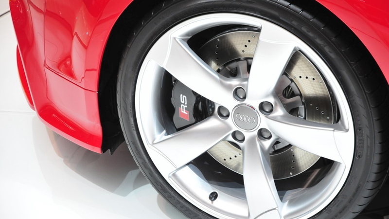 Illustration for article titled Audi TT-RS comes in from the Chicago cold
